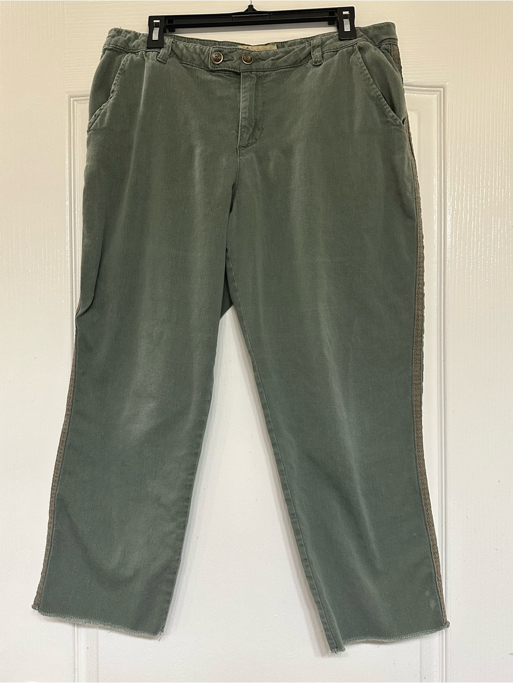 Democracy Flex-ellent Sage Green Crop Pants Lace Athletic Trim Raw Hem Size 12